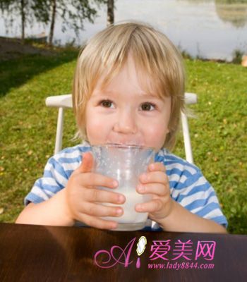  10种食物可有效帮助孩子强健骨骼 