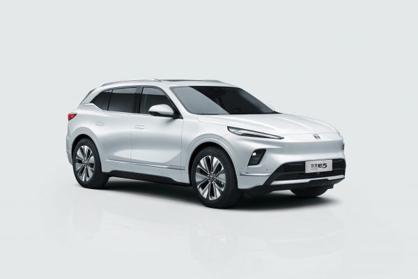 新别克纯电E5上市，14.99万元起 安全宽适再升级