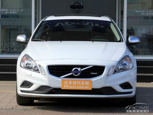 2012款 沃尔沃V60 3.0 T6 AWD 运动版