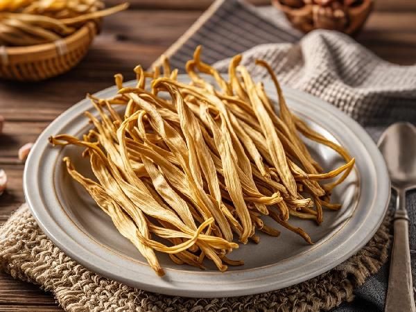 干黄花菜泡完还焯吗