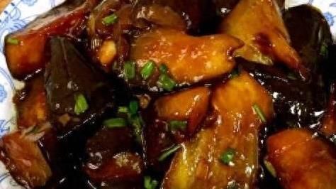 家常菜也能做出幸福感，10分钟响油茄子，省钱又好吃