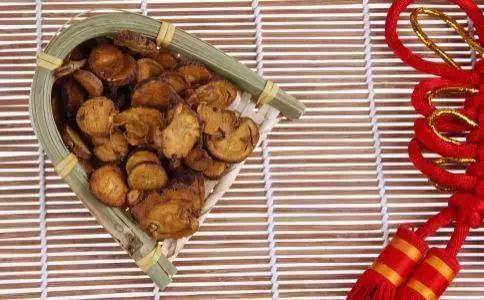 黃芪泡水喝好處多? 但這幾種人喝不得!