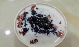 椰汁桂圆黑糯米粥的制作方法（让你品尝香甜可口的粥品）