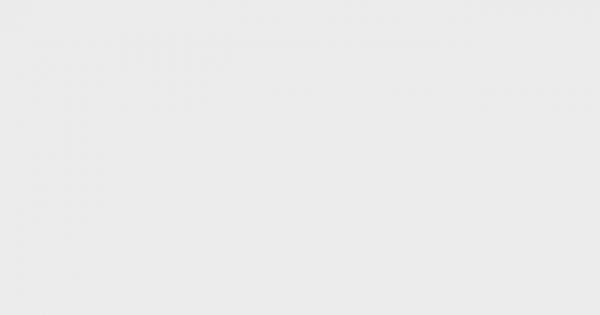 动作 1 ：大腿前侧拉伸，首先单膝跪下的姿势并让身体保持垂直状态，接着把小腿提上脚跟往下压，一定要紧贴臀部！可以明显地感受到大腿前侧有被拉伸的感觉 ~