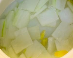 吃肉与清凉降火并存之冬瓜丸子汤的做法 步骤4