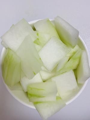 吃肉与清凉降火并存之冬瓜丸子汤的做法 步骤2