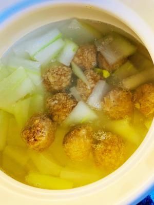 吃肉与清凉降火并存之冬瓜丸子汤的做法 步骤5
