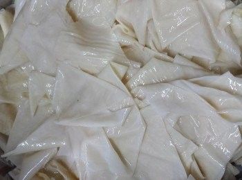 step5: 加入腐竹烹煮5分鐘。