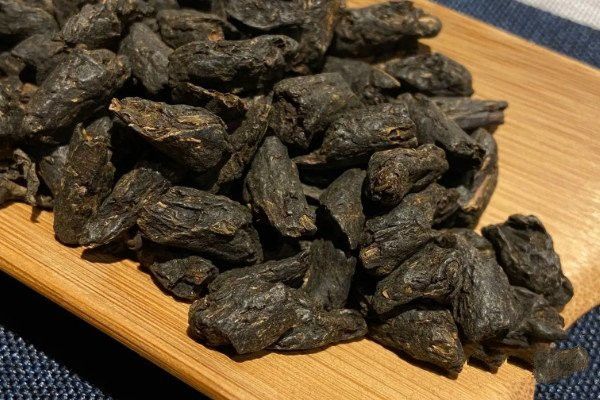 黑糯茶是什么东西_养胃暖胃的健康茶饮(由黑糯米和红茶制成)