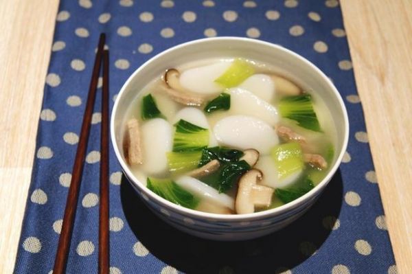 年夜饭怎么能没有年糕，教你做香甜软糯8种年糕，吃年糕年年高！