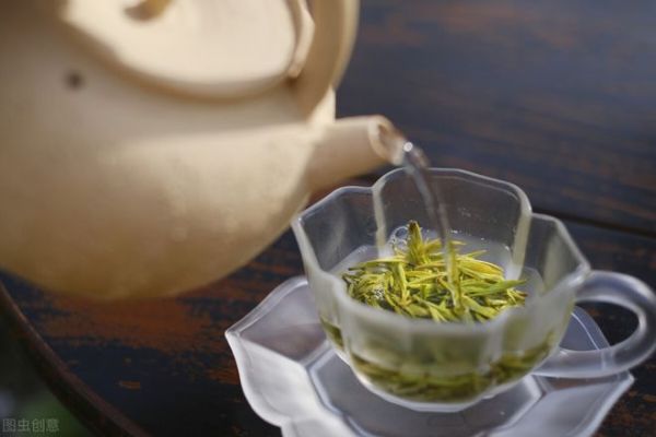 <a href=http://www.pinchajie.cn target=_blank class=infotextkey>绿茶</a>怎么泡最好_<a href=http://www.pinchajie.cn target=_blank class=infotextkey>绿茶</a>泡好还是煮好_<a href=http://www.pinchajie.cn target=_blank class=infotextkey>绿茶</a>泡好后可以放保温吗