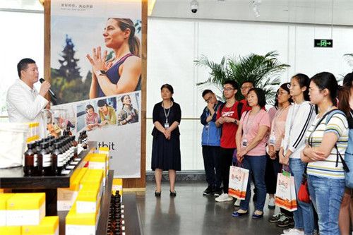 国企开放日走进同仁堂 新零售赋予健康产业“新玩法”