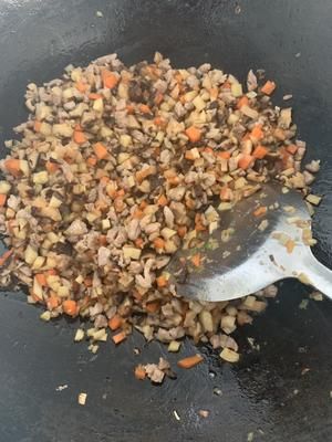 咸蛋黄烧卖的做法 步骤3