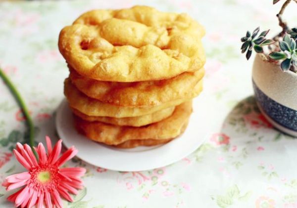 營(yíng)養(yǎng)早餐自己做，在家做干凈衛(wèi)生的油餅，簡(jiǎn)單易學(xué)你也會(huì)做