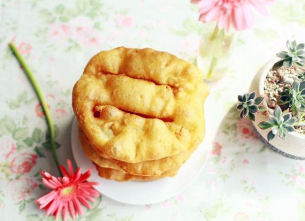 營(yíng)養(yǎng)早餐自己做，在家做干凈衛(wèi)生的油餅，簡(jiǎn)單易學(xué)你也會(huì)做