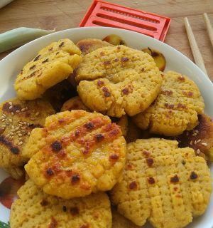 玉米餅子的制作方法（掌握制作技巧，做出松軟美味的玉米餅）