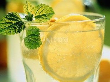 生活小竅門：一個檸檬，讓你瘦出小蠻腰!