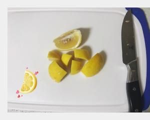 鲜榨柠檬汁的做法 步骤1