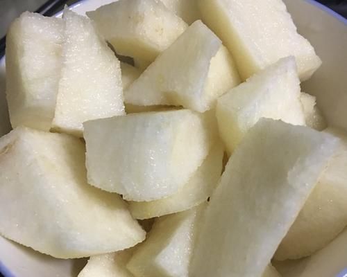 雪梨燕麥粥的營(yíng)養(yǎng)與做法（教你輕松制作美味又營(yíng)養(yǎng)的早餐）