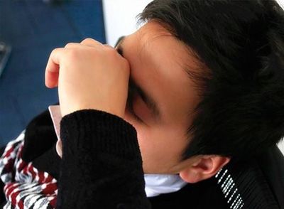 身体是最佳的反馈系统，它会通过疼痛、疲劳、睡眠质量下降等信号，告诉我们何时该休息，何时该调整运动强度