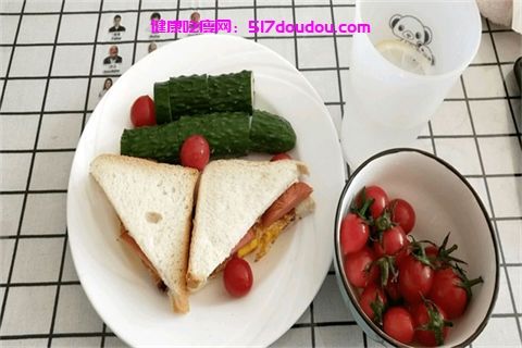 月饼的热量有多高？月饼的热量对减肥有影响吗？