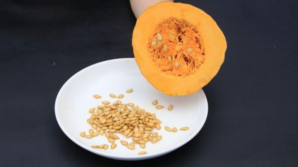 南眉籽的正确食用方法（最全辣木籽功效和食用方法）