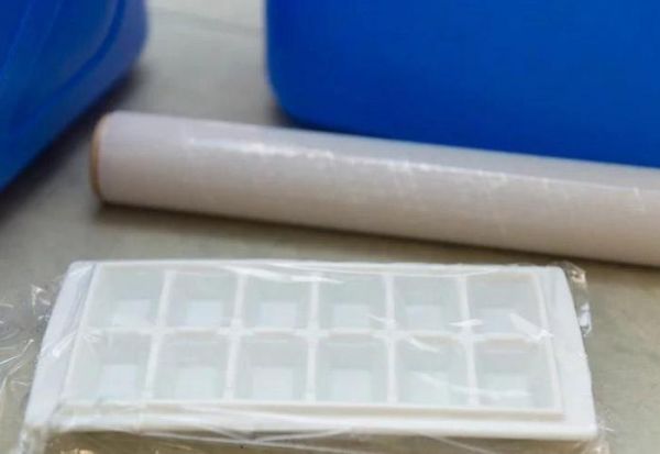 阿信帶你輕松學(xué)調(diào)酒——如何制作透明清澈的冰塊01雙沸法