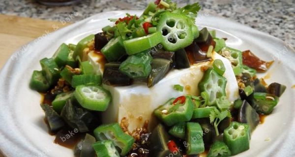 用松花蛋和豆腐做出美味營(yíng)養(yǎng)佳肴（用松花蛋和豆腐做出美味營(yíng)養(yǎng)佳肴）