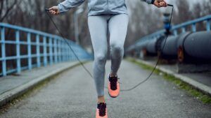 Mejora tu coordinación y quema calorías con el entrenamiento con cuerda de saltar-0