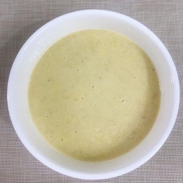 低脂健康早餐：牛奶燕麦香蕉玉米糊的做法