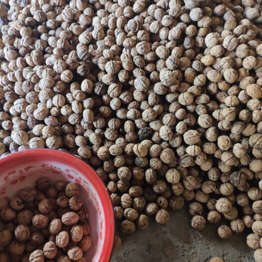 云南核桃 皮薄肉厚，質量保證