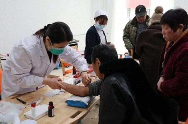 45岁女子脂肪肝离世，医生告诫：一旦查出脂肪肝，3种素食别吃了