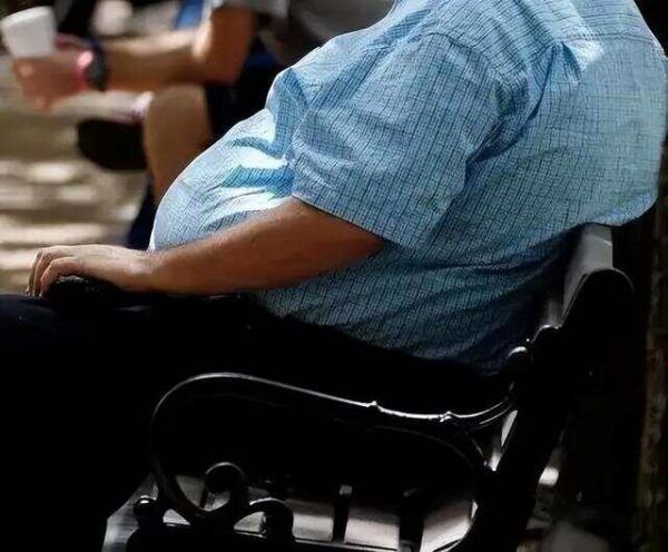 45岁女子脂肪肝离世，医生告诫：一旦查出脂肪肝，3种素食别吃了