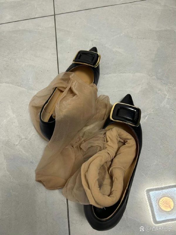 新丝袜没洗能穿吗（新买的丝袜没洗就穿了怎么办）-图1
