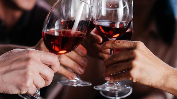 中医药酒养生效果好 非常利于人的身体健康