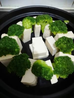 減肥餐西蘭花蝦仁豆腐蒸蛋的做法 步驟2
