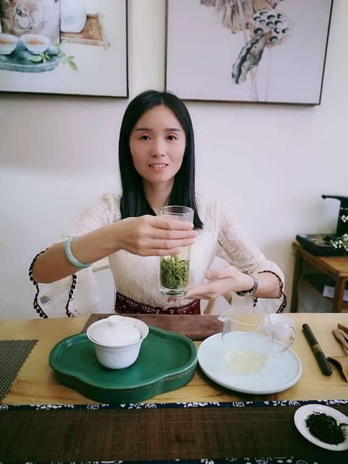 綠茶茶藝表演，喝紅茶和喝綠茶，茶藝一樣嗎？