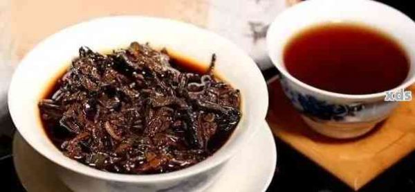 普洱茶渣泡水喝有毒嗎？能繼續(xù)使用剩余的普洱茶渣泡水飲用嗎？