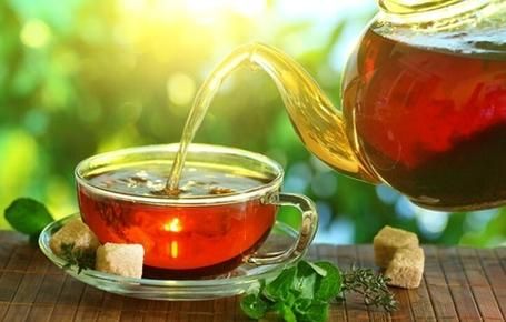 女人喝红茶减肥吗，晚饭多喝红茶少吃饭能减肥吗？