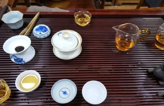 普洱熟茶和生茶哪個更刮油？只有更加適合
