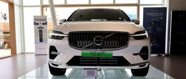 豪车只堆料，笑话，30万捡漏XC60，它把安全健康卖出了天价-有驾