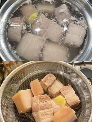 （家庭版）黄花菜炖肉的做法 步骤3