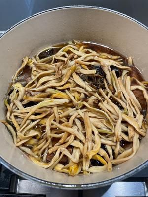 （家庭版）黄花菜炖肉的做法 步骤6