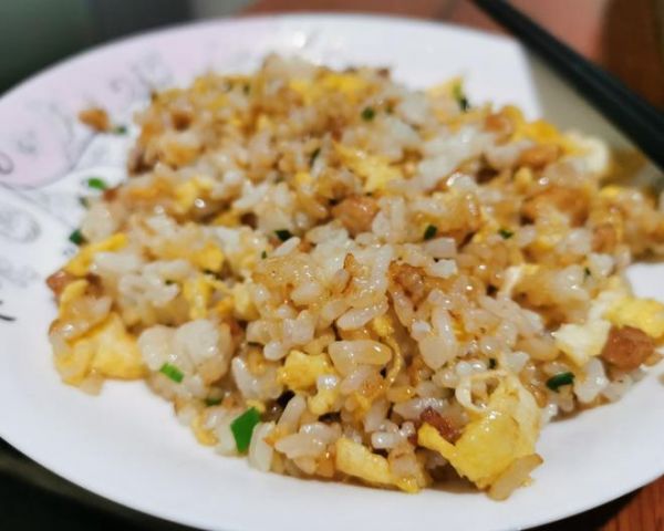 夜宵必备猪油炒饭的做法