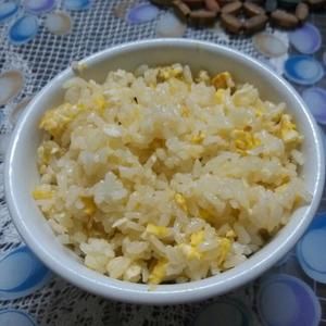深夜食堂蛋炒飯的做法 步驟1