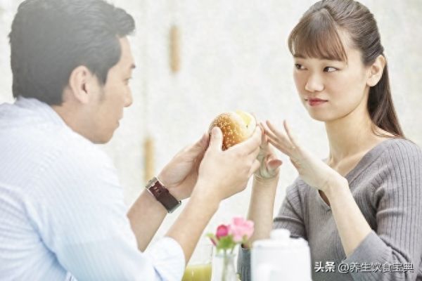 新鲜芹菜，健康减脂的好帮手