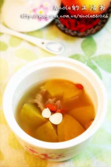 如何幫助考生緩解壓力 —— 生津潤(rùn)燥的杏仁蘋(píng)果煲瘦肉做法