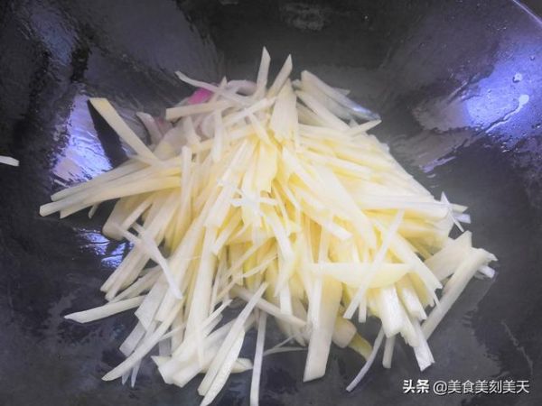 夏日减肥期间吃这道菜，不仅做法简单，还帮助肠蠕动，防止便秘
