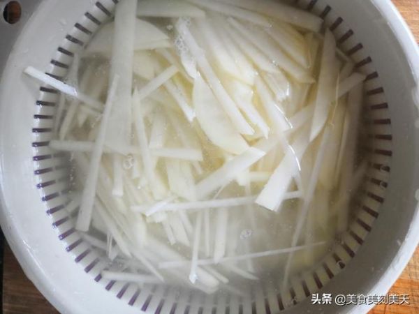 夏日减肥期间吃这道菜，不仅做法简单，还帮助肠蠕动，防止便秘