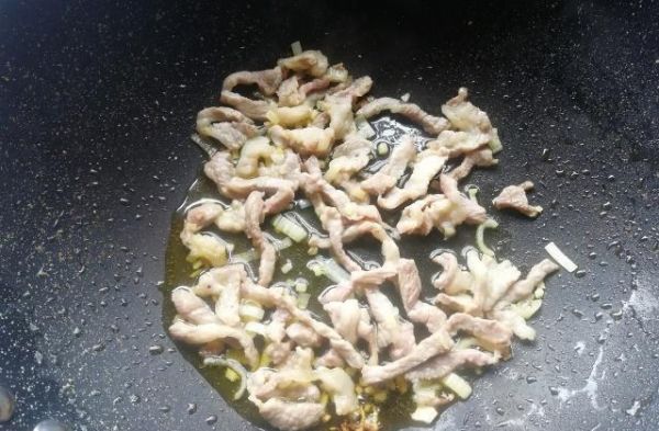 教你一个做茄子省油、少油的小技巧，简单实用，味道又香又下饭